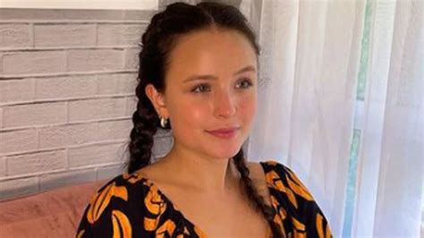 Larissa Manoela abala internet com 'topless' para o Outubro .
